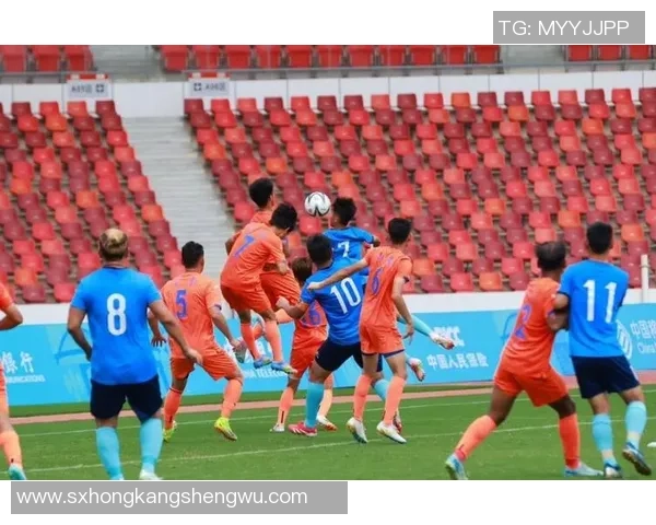 热情足球球星驰骋绿茵场展现无限魅力与拼搏精神