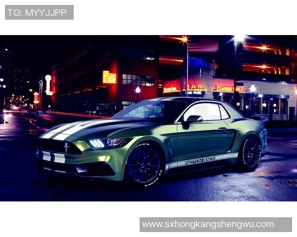 足球明星驾车亮相赛场瞬间尽显豪华气派与个性魅力